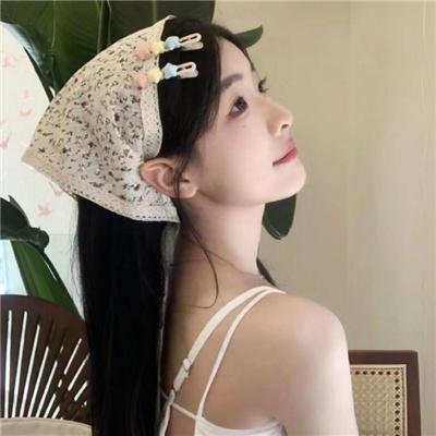 她爱他 海报